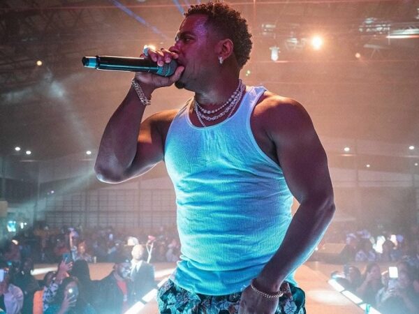 Bobby V Tops Charts With New Single “With Me”