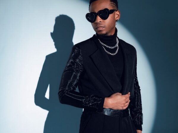 Kevin Ross’ “Love in The Middle” Reaches #1 On Billboard R&B Charts