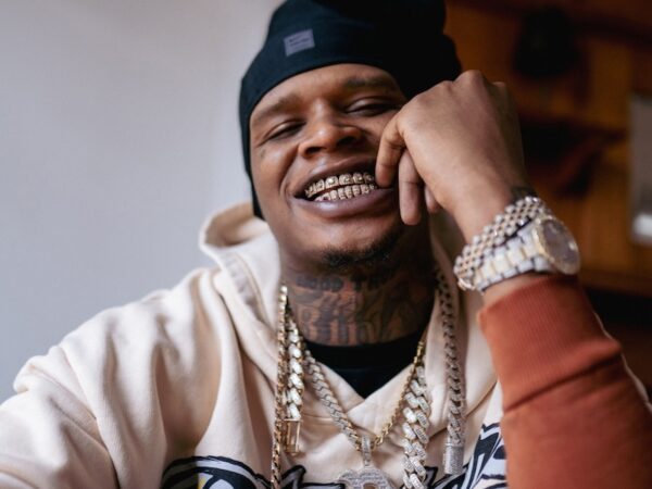 Hoodtrophy Bino x Bravo the Bagchaser – “Baby Imma Asshole” (Video)